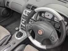 MG TF Spark SE - U70