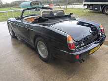 MG RV8 UK model - U86