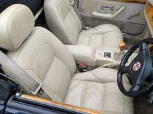 MG RV8 UK model - U86