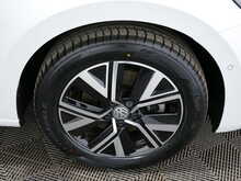 Volkswagen Touran TSI EVO SEL 