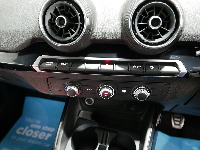 Audi 1.0 TFSI 30 Black Edition SUV 5dr Petrol Manual Euro 6 (s/s) (116 ps)