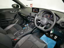 Audi Q2 TFSI Black Edition 