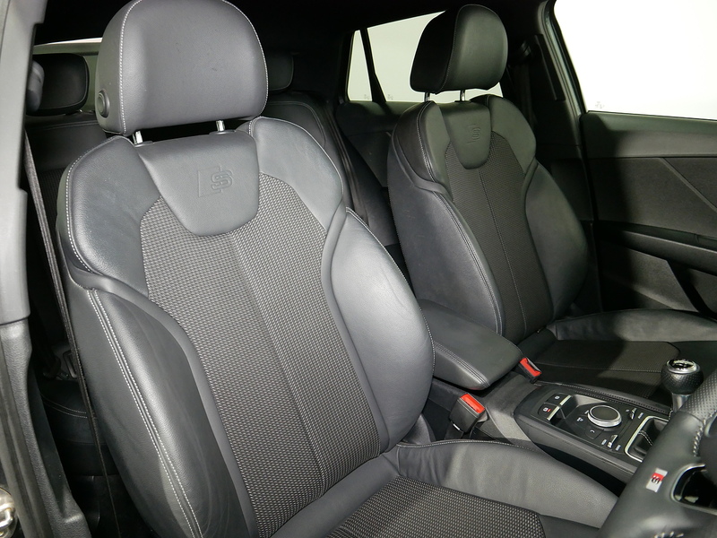 Audi 1.0 TFSI 30 Black Edition SUV 5dr Petrol Manual Euro 6 (s/s) (116 ps)