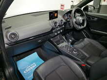 Audi Q2 TFSI Black Edition 