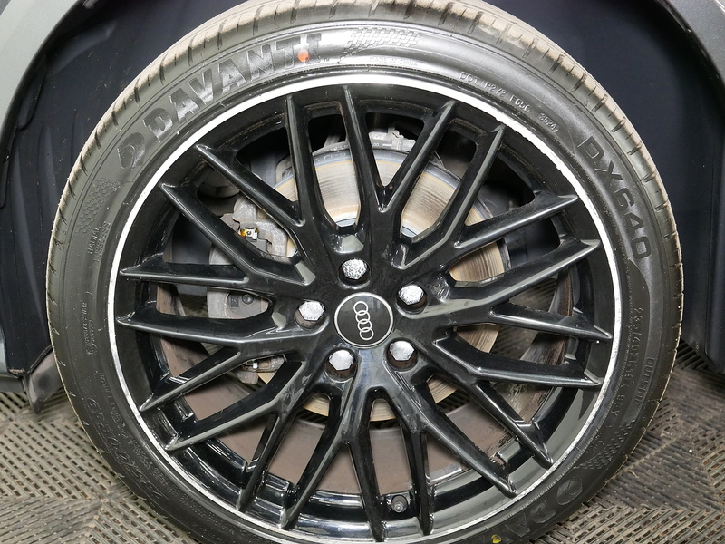 Audi 1.0 TFSI 30 Black Edition SUV 5dr Petrol Manual Euro 6 (s/s) (116 ps)