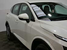 Nissan Qashqai DIG-T MHEV Acenta Premium 