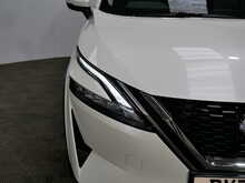 Nissan Qashqai DIG-T MHEV Acenta Premium 