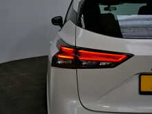 Nissan Qashqai DIG-T MHEV Acenta Premium 