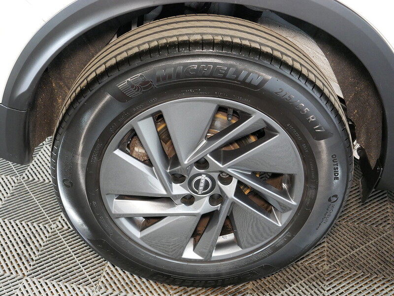 Nissan 1.3 DIG-T MHEV Acenta Premium SUV 5dr Petrol Hybrid Manual Euro 6 (s/s) (140 ps)