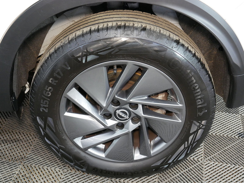 Nissan 1.3 DIG-T MHEV Acenta Premium SUV 5dr Petrol Hybrid Manual Euro 6 (s/s) (140 ps)