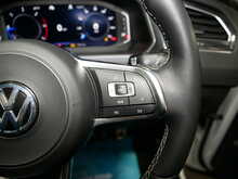 Volkswagen Tiguan TDI R-Line Tech 