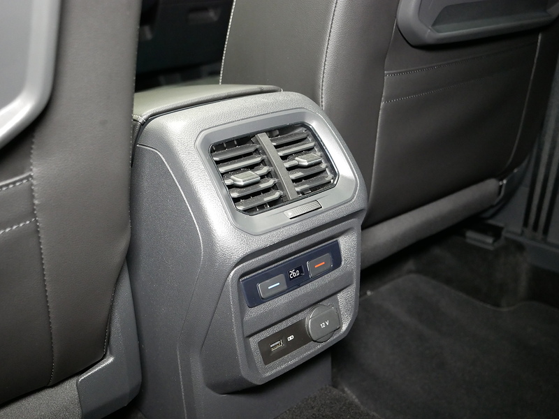 Volkswagen 2.0 TDI R-Line Tech SUV 5dr Diesel DSG Euro 6 (s/s) (150 ps)