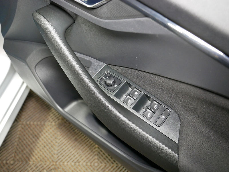 Skoda 1.0 TSI SE Drive SUV 5dr Petrol Manual Euro 6 (s/s) (95 ps)