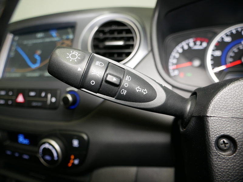 Hyundai 1.2 Premium SE Hatchback 5dr Petrol Manual Euro 6 (87 ps)