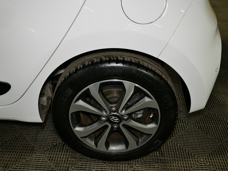 Hyundai 1.2 Premium SE Hatchback 5dr Petrol Manual Euro 6 (87 ps)