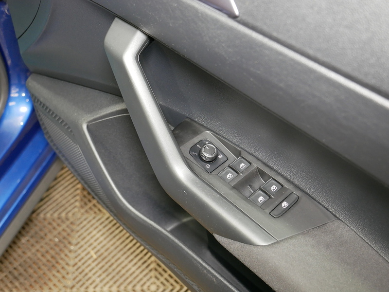 Volkswagen 1.0 TSI GPF R-Line Hatchback 5dr Petrol DSG Euro 6 (s/s) (115 ps)