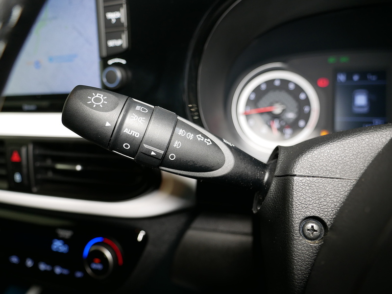 Hyundai 1.2 Premium Hatchback 5dr Petrol Auto Euro 6 (s/s) (84 ps)