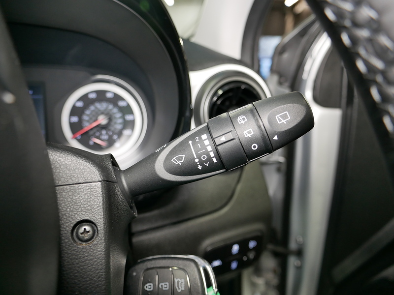 Hyundai 1.2 Premium Hatchback 5dr Petrol Auto Euro 6 (s/s) (84 ps)