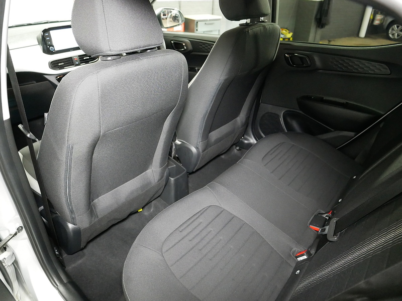 Hyundai 1.2 Premium Hatchback 5dr Petrol Auto Euro 6 (s/s) (84 ps)