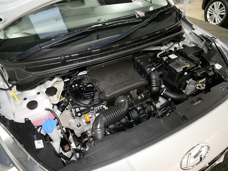 Hyundai 1.2 Premium Hatchback 5dr Petrol Auto Euro 6 (s/s) (84 ps)