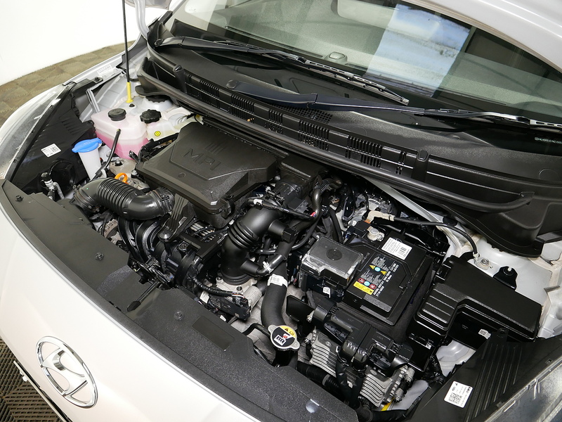 Hyundai 1.2 Premium Hatchback 5dr Petrol Auto Euro 6 (s/s) (84 ps)