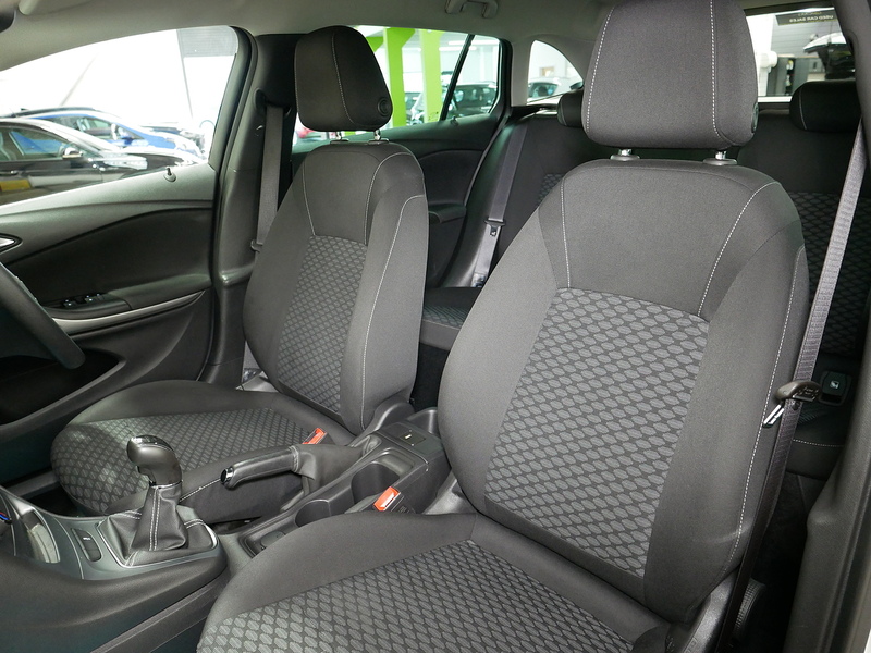 Vauxhall Astra CDTi ecoFLEX Design - U4121