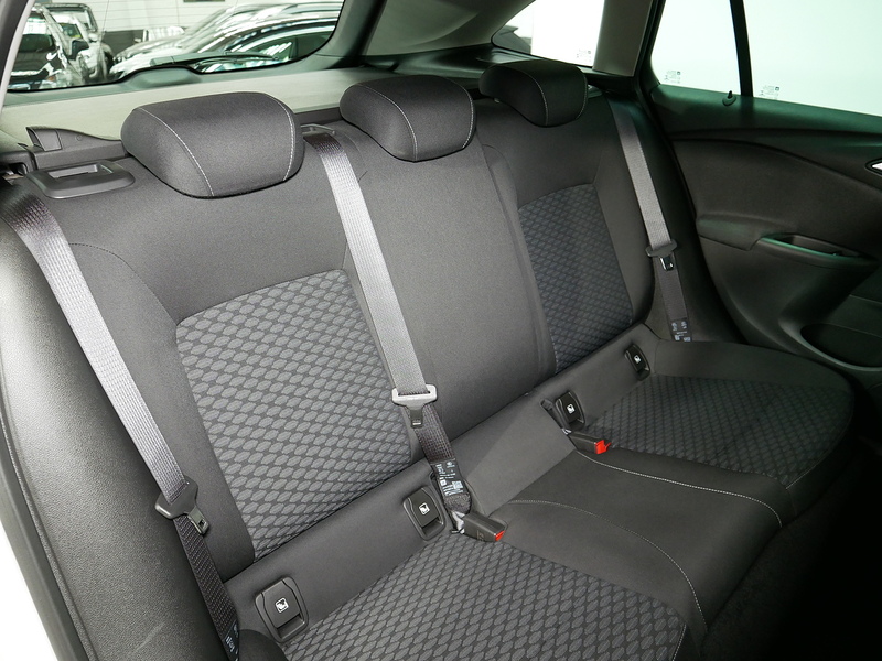 Vauxhall Astra CDTi ecoFLEX Design - U4121