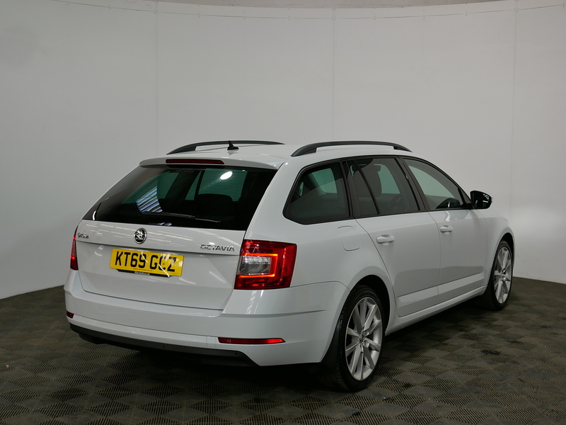 Skoda Octavia TSI ACT SE L - U4122