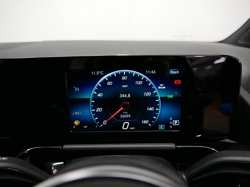 Mercedes-Benz GLA GLA200 Sport - U4127