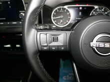 Nissan Qashqai DIG-T MHEV Acenta Premium 