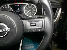 Nissan Qashqai DIG-T MHEV Acenta Premium 