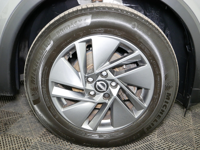 Nissan 1.3 DIG-T MHEV Acenta Premium SUV 5dr Petrol Hybrid Manual Euro 6 (s/s) (140 ps)