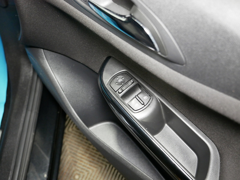 Vauxhall 1.4i ecoTEC Sport Hatchback 3dr Petrol Manual Euro 6 (90 ps)