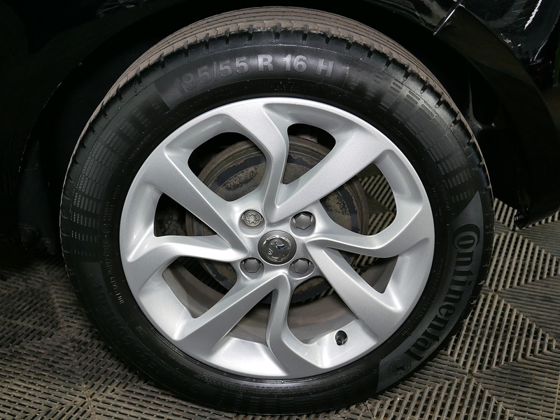 Vauxhall 1.4i ecoTEC Sport Hatchback 3dr Petrol Manual Euro 6 (90 ps)