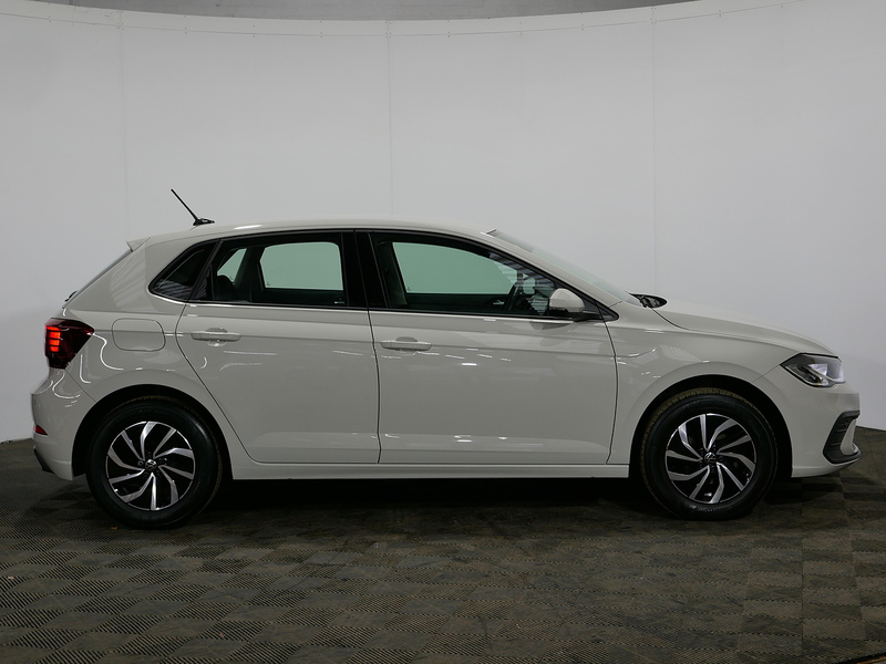 Volkswagen Polo EVO Life - U4159