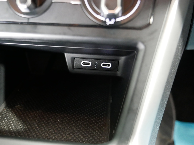 Volkswagen Polo EVO Life - U4159