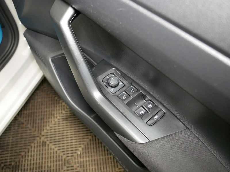 Volkswagen Polo EVO Life - U4159