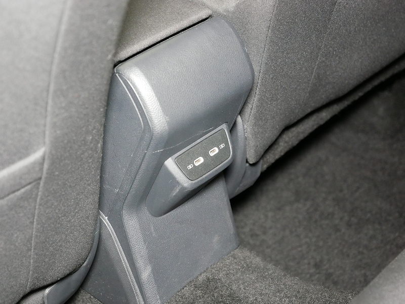 Volkswagen Polo EVO Life - U4159