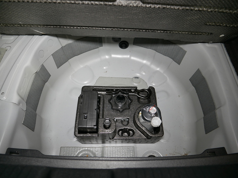 Volkswagen Polo EVO Life - U4159