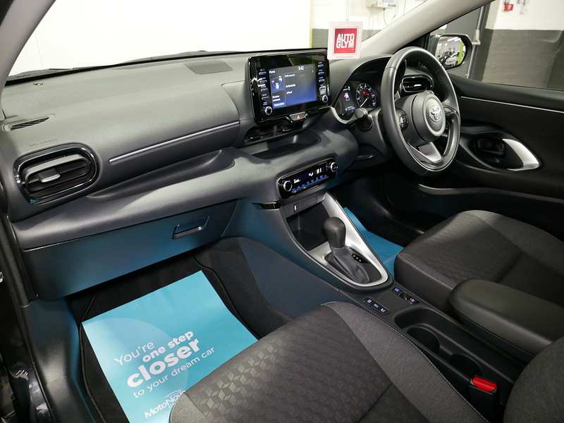 Toyota Yaris VVT-h Icon - U4163