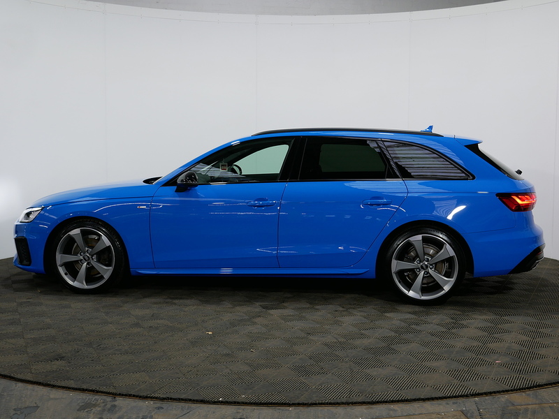 Audi A4 Avant TFSI Black Edition - U4166