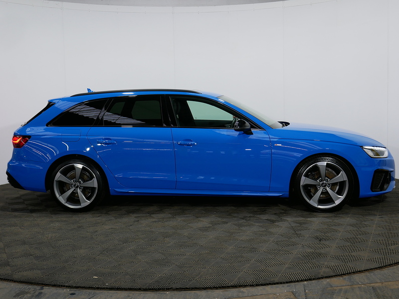 Audi A4 Avant TFSI Black Edition - U4166