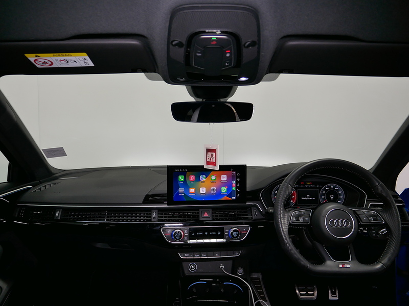 Audi A4 Avant TFSI Black Edition - U4166