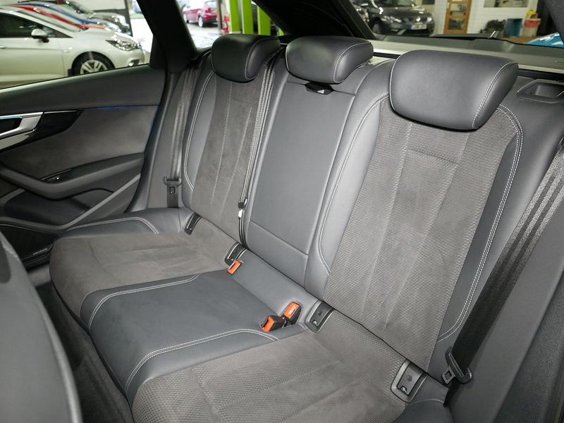 Audi A4 Avant TFSI Black Edition - U4166