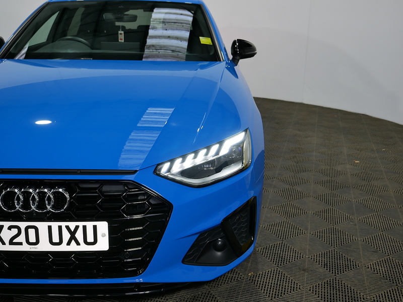 Audi A4 Avant TFSI Black Edition - U4166