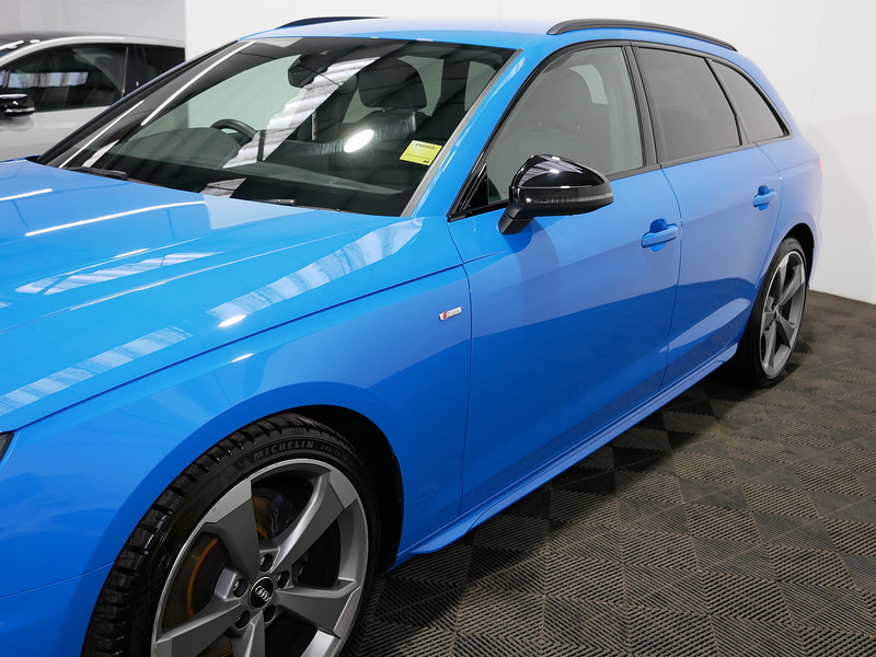 Audi A4 Avant TFSI Black Edition - U4166