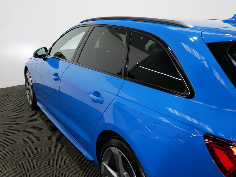 Audi A4 Avant TFSI Black Edition - U4166