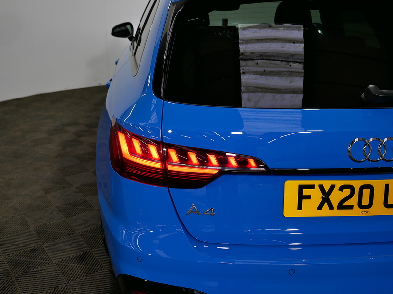 Audi A4 Avant TFSI Black Edition - U4166