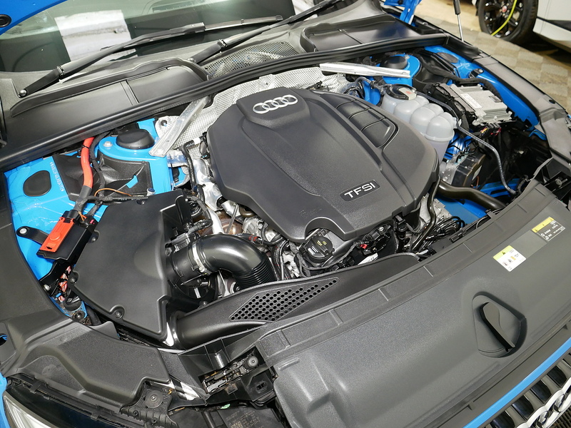 Audi A4 Avant TFSI Black Edition - U4166