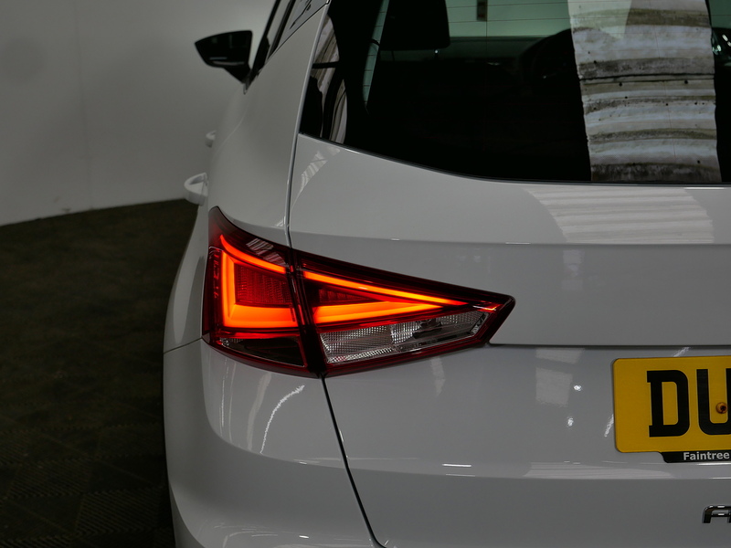 SEAT Arona TSI XCELLENCE Lux - U4200